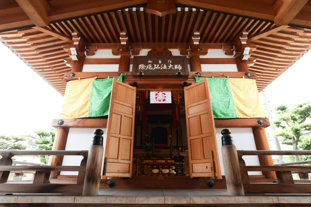 高野寺の厄除け弘法大師のお堂